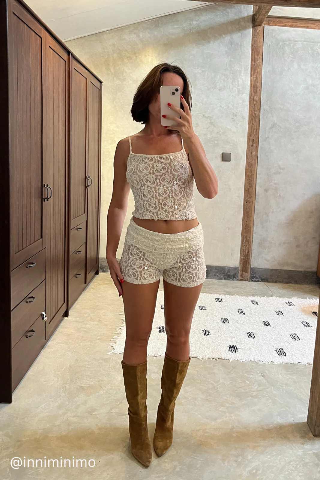 products.gallery.thumbnail_alt